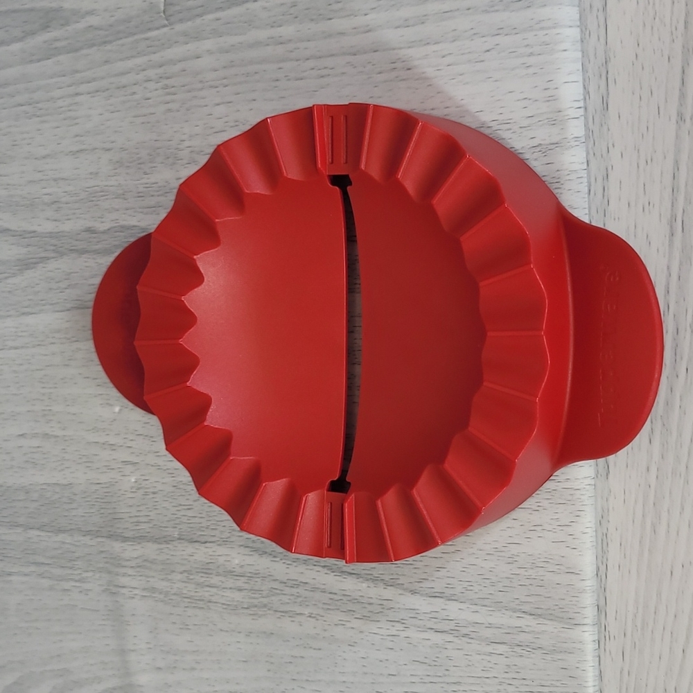 Tupperware Easy Press Maker New - Picture 2 of 4